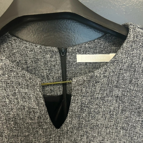 Attrangs  beautiful near new dress size M beautiful Korean brand - Picture 3 of 6